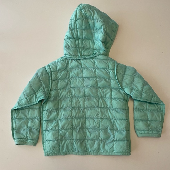 The North Face Reversible Thermoball Hooded Jacket, periwinkle and mint, 2T - Picture 4 of 10